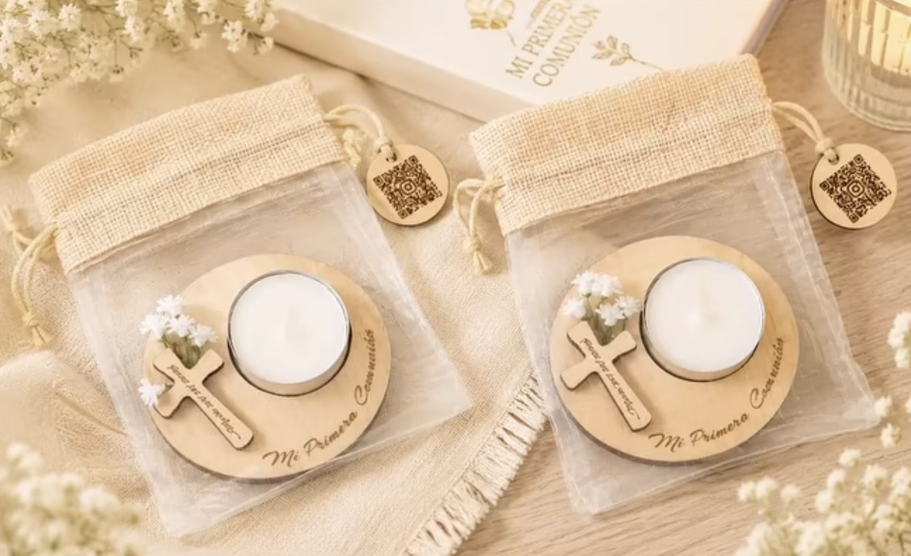 Recuerdo vela y cruz de madera para comunión